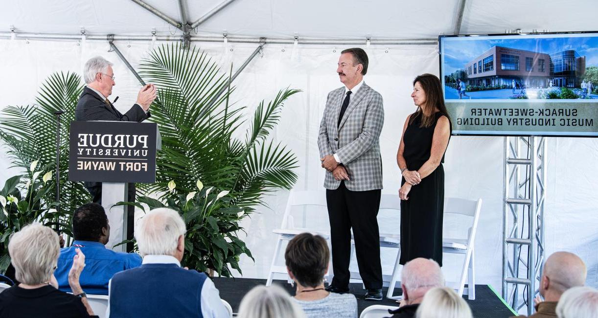 Chancellor Elsenbaumer speaks at the Surack-Sweetwater Music Industry Building groundbreaking ceremony.